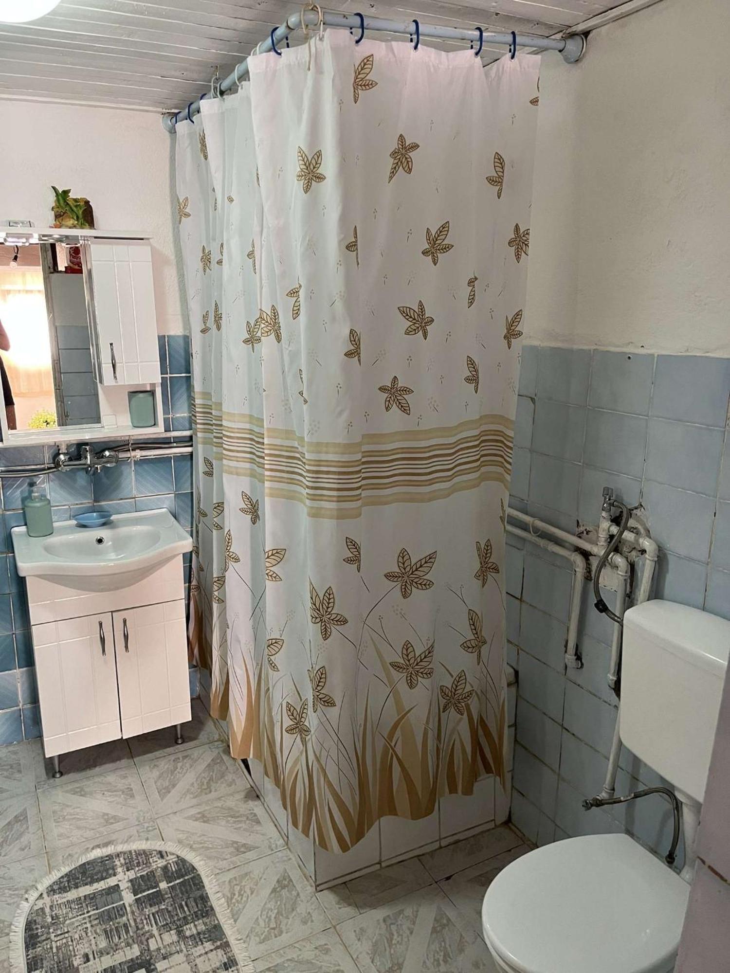 Guest House Guri Vusanje Екстер'єр фото