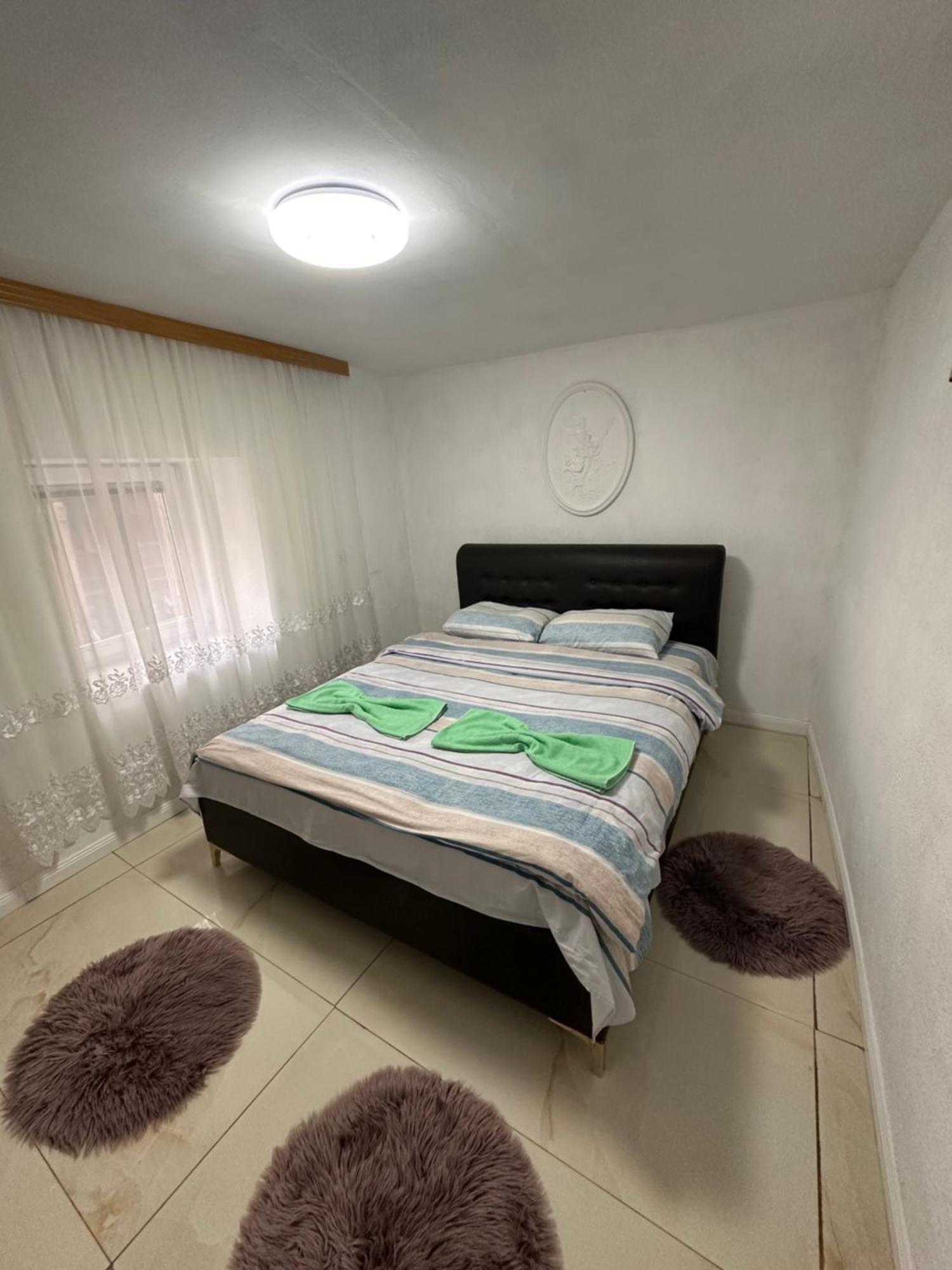 Guest House Guri Vusanje Екстер'єр фото